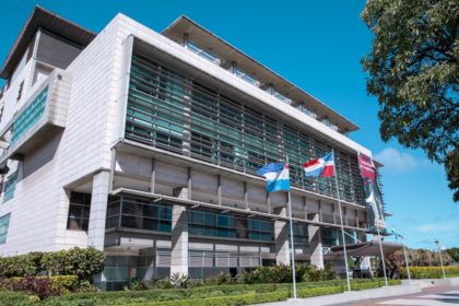 Solicitan tres meses de prisión preventiva para doctor acusado de violar mujer en un centro médico