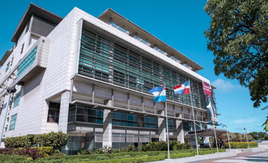 Solicitan tres meses de prisión preventiva para doctor acusado de violar mujer en un centro médico