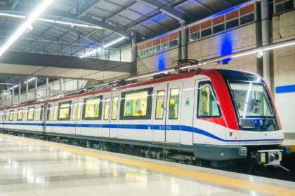 Gobierno afirma que duplicará la red de transporte masivo en solo cinco años