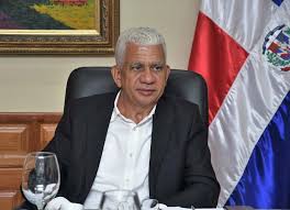 Ricardo de los Santos dispuesto a citar ejecutivos de Aerodom por retraso en mejoras aeroportuarias
