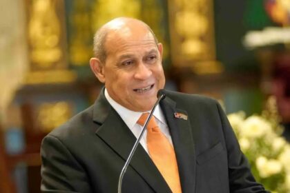 Abinader designa a Santos Badía como ministro del Mescyt y a Geraldo Espinosa como contralor general