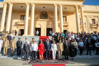Presidente Abinader encabeza solemne acto con motivo del Día de la Bandera Nacional