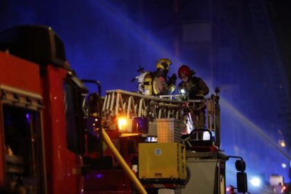 Fuera de Serie : Mueren cinco personas en un incendio en un bloque de pisos de Manlleu (Barcelona)