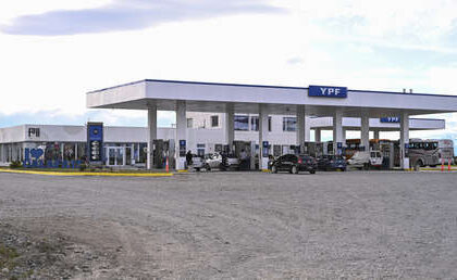 ¿Cómo afecta la guerra en Oriente Medio los precios de combustibles en Latinoamérica?