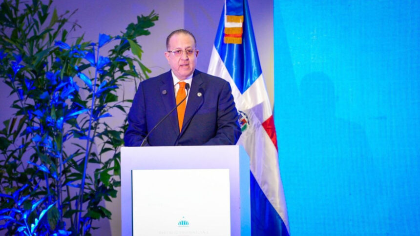 Ministro Magín Díaz asegura que el Gobierno prioriza medidas para mitigar impacto en el país por la crisis en Irán