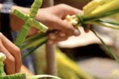 Feligreses celebran el Domingo de Ramos con procesiones y bendición de palmas