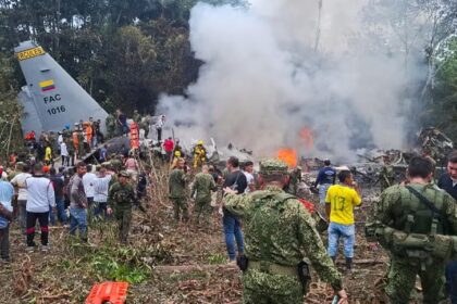 Suben a 8 los muertos y 83 los heridos tras accidente de avión militar en Colombia