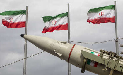 Irán se burla de EE.UU.: "Si somos destruidos, ¿los misiles caen sobre sus tropas desde Marte?"