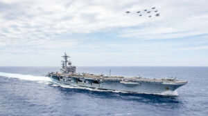 Hegseth afirma que un segundo portaviones se unirá al bloqueo naval