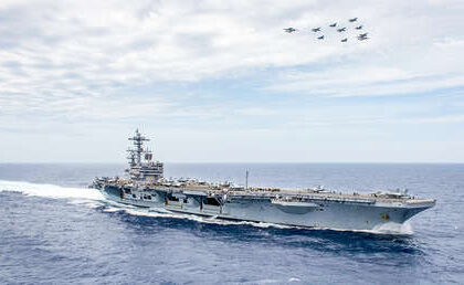 Hegseth afirma que un segundo portaviones se unirá al bloqueo naval