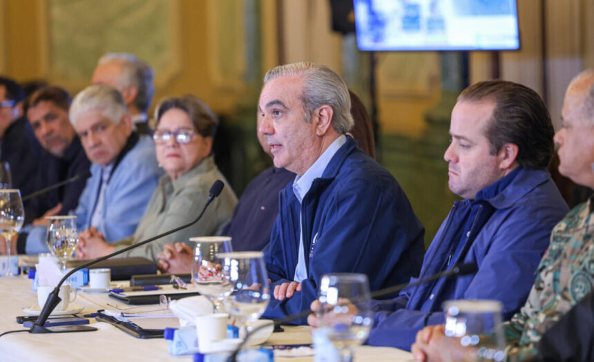 Abinader declara estado de emergencia regional en cinco provincias y el DN por vaguada