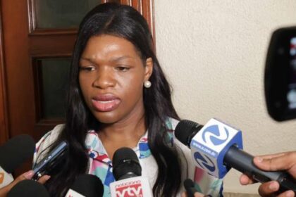 Jueza le canta 5 años de prisión a Elizabeth Silverio por estafa y violación a la Ley de Salud
