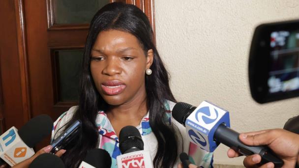 Jueza le canta 5 años de prisión a Elizabeth Silverio por estafa y violación a la Ley de Salud