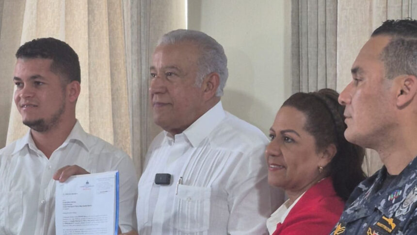 Presidente Abinader ordena la construcción de dos cementerios y un parque en Sánchez Ramírez 19 de Abril 2026 | 09:26