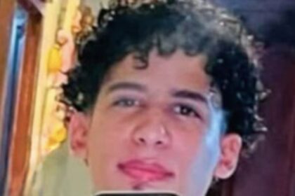 Joven muere al chocar motocicleta contra poste de luz en La Peña, SFM