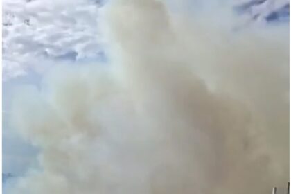 Reportan incendio en empresa de plástico detrás de una evasadora de gas en SDE