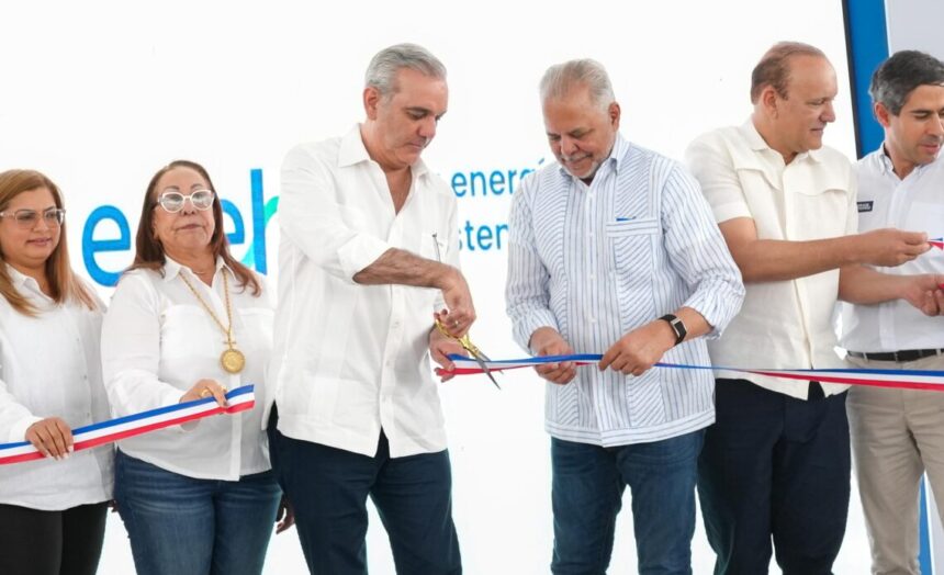 Abinader inaugura carretera Pedregal-La Guázuma en sierra de Santiago con inversión superior a RD$872 millones
