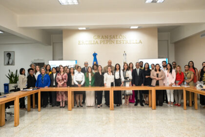 Gabinete de Mujeres, Adolescentes y Niñas aprueba plan para combatir la violencia de género en el país