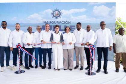 Vicepresidenta Raquel Peña entrega remozado hospital y obras que fortalecen a Sabana de la Mar