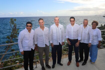 Abinader y ministro Collado inauguran segunda etapa del Malecón de Santo Domingo Este