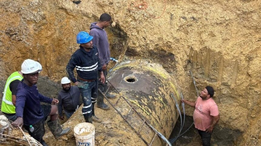 CAASD lamenta muerte de menor que se bañaba en una excavación por avería de tubería provocada por contratista del MOPC