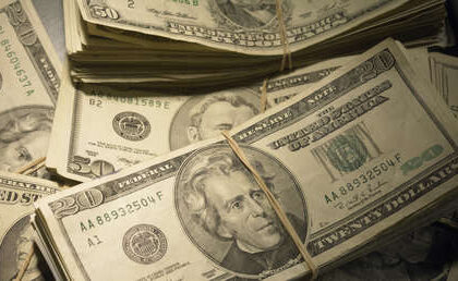 La 'desdolarización' se acelera: los motivos por los que los inversores más ricos sacan su dinero de EE.UU.