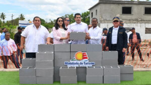 Turismo inicia construcción de parque-parador en Las Clavellinas, Azua