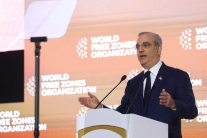 Abinader presenta a la República Dominicana como una de las mejores decisiones de inversión del hemisferio en el Congreso Mundial de Zonas Francas