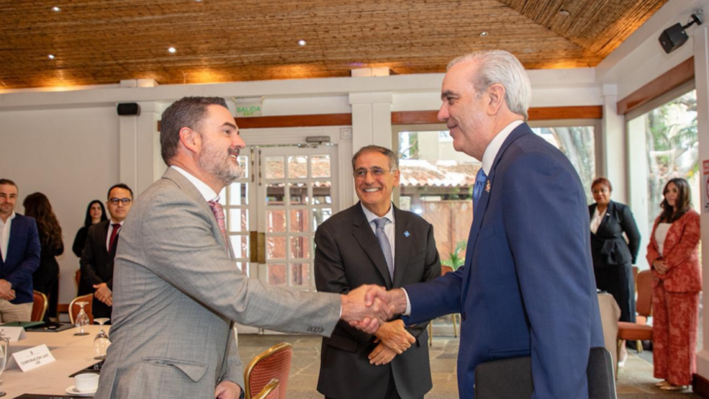 Abinader sostiene encuentro con empresarios de Costa Rica organizado por la Embajada Dominicana