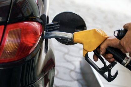 Gasolina Premium ha subido RD$33 pesos desde que estalló conflicto en Medio Oriente; la regular RD$29
