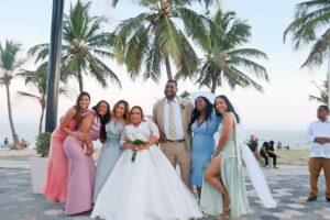 Amor frente al mar: una boda que encontró su escenario perfecto en el Malecón Deportivo 7 Amor frente al mar: una boda que encontró su escenario perfecto en el Malecón Deportivo