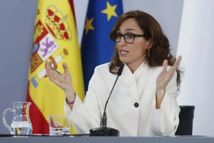 Los catorce españoles del crucero con un brote de hantavirus serán aislados en el Hospital Gómez Ulla de Madrid