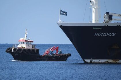 España y la OMS repatrían a 94 pasajeros de 19 países tras la llegada del crucero Hondius a Tenerife
