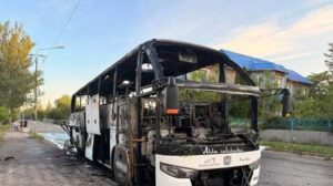 Dron ucraniano ataca un autobús de pasajeros en Rusia y mata a 7 personas (FOTOS, VIDEO)