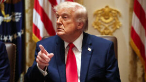 Trump promete vengarse de Irán tras derribo de su helicóptero Apache