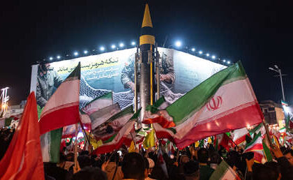 Irán lanza una tajante advertencia militar a EE.UU. tras responder a su bombardeo