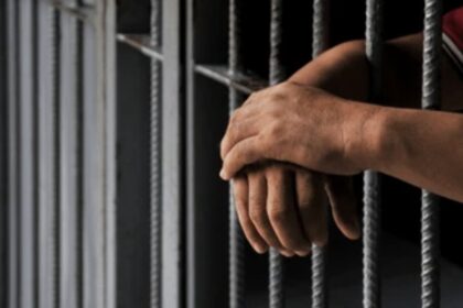 Imponen prisión preventiva a cuatro hombres por robo agravado en Azua
