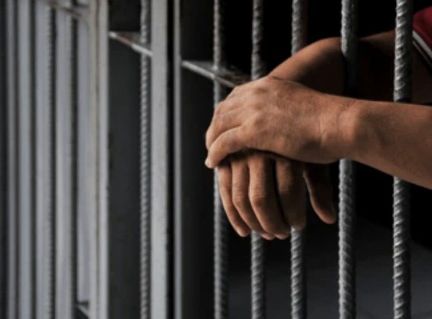Imponen prisión preventiva a cuatro hombres por robo agravado en Azua