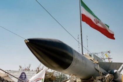 Irán contraataca con misiles balísticos y drones tras nuevo bombardeo de EE.UU.