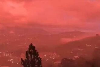 VIDEOS, FOTOS: Cielo de Caracas se tiñe de rojo una semana después del sismo letal