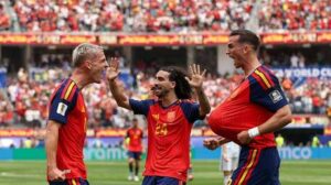 Fuera de Serie : *Hombre es hallado calcinado dentro de una vivienda en construcción en La Bija, Cotuí; autoridades investigan* 8 España gana con un gol agónico y deja fuera a Bélgica del Mundial