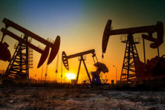 El Brent se dispara tras el nuevo intercambio de ataques entre EE.UU. e Irán