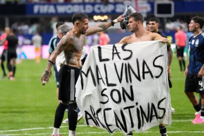 La FIFA presenta cargos contra jugadores de Argentina por pancarta de las Malvinas y pelea en el Mundial