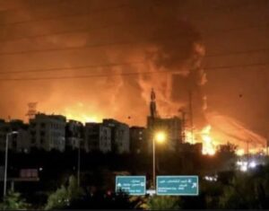 Reportan explosiones en 2 países del Golfo en medio del contraataque iraní