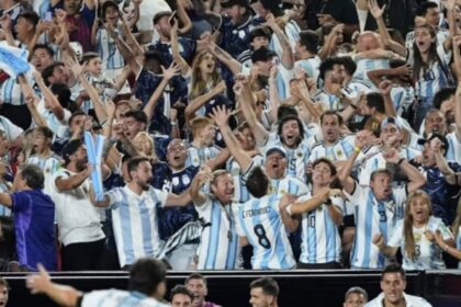 Argentina se agiganta otra vez y elimina a Inglaterra del Mundial con una remontada heroica