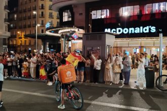 ¡Locura en Gran Vía! Madrid estalla con el primer gol de España