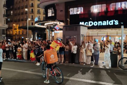 ¡Locura en Gran Vía! Madrid estalla con el primer gol de España