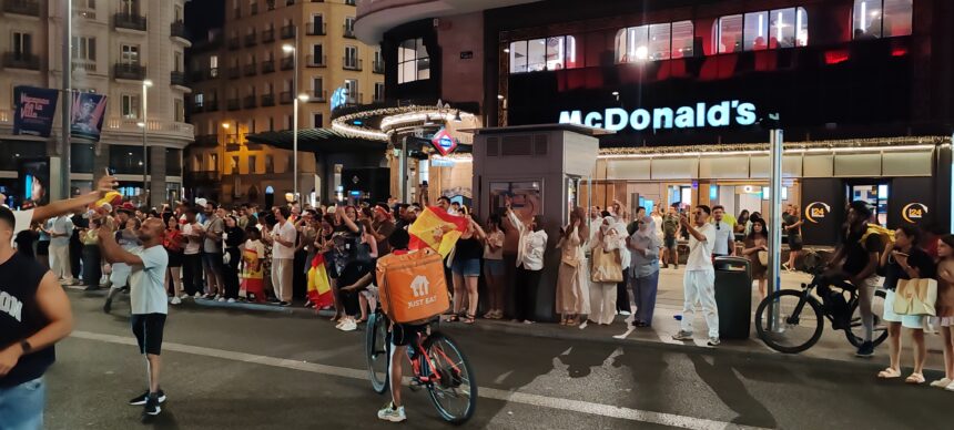 ¡Locura en Gran Vía! Madrid estalla con el primer gol de España
