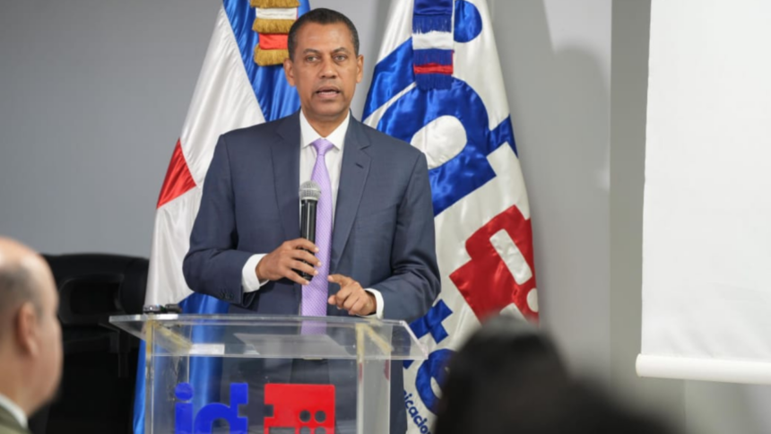 Presidente del Indotel llama a universidades a liderar transformación digital del país
