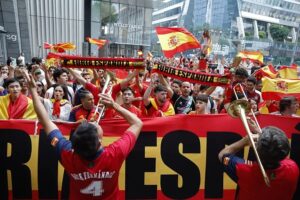 España-Argentina, duelo de titanes inédito: el campeón de Europa y de América se baten en el Mundial 7 La marcha de España tiñe de rojo Nueva York en busca de su segunda estrella
